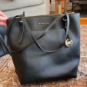 Michael Kors Large Voyager Tote
